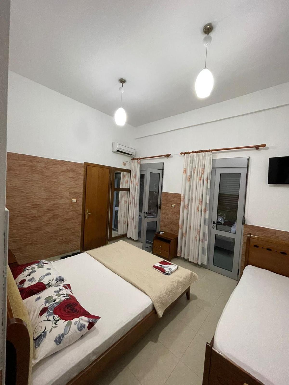 Guest House Kocollari Gjirokastër Екстериор снимка